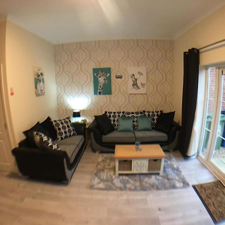 Very Large House, 6 Beds, 4 Bedrooms, 3 Bathrooms, 5 Smart Tv'S & Van Parking Бостон Экстерьер фото