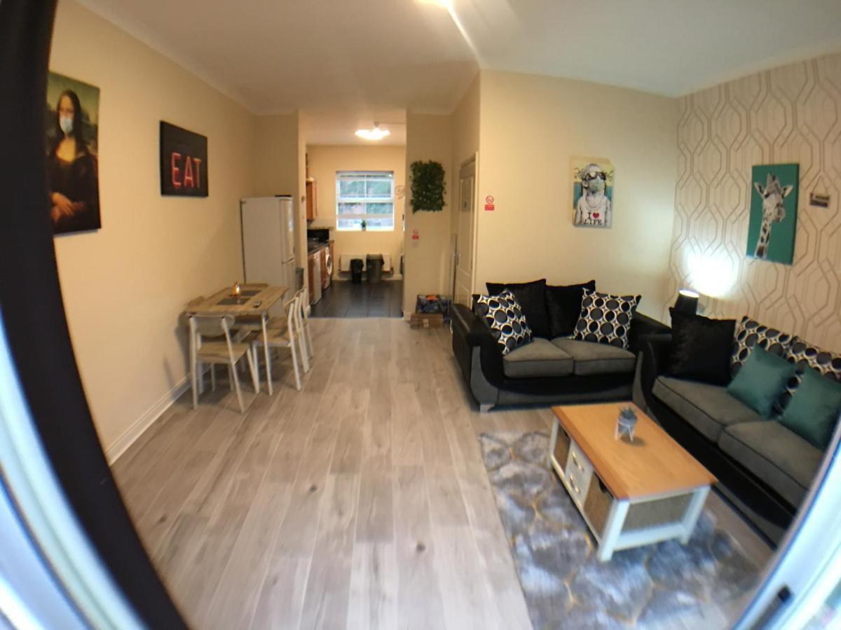 Very Large House, 6 Beds, 4 Bedrooms, 3 Bathrooms, 5 Smart Tv'S & Van Parking Бостон Экстерьер фото