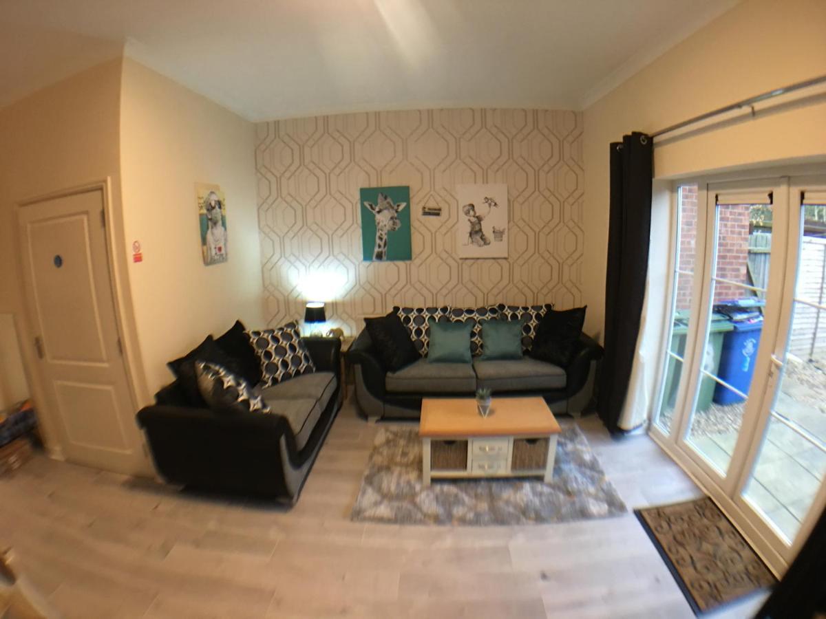 Very Large House, 6 Beds, 4 Bedrooms, 3 Bathrooms, 5 Smart Tv'S & Van Parking Бостон Экстерьер фото